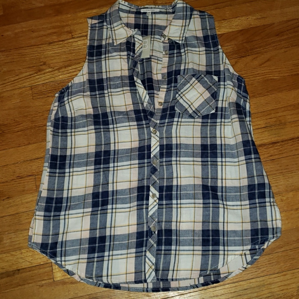 Maurice's sleeveless flannel plaid